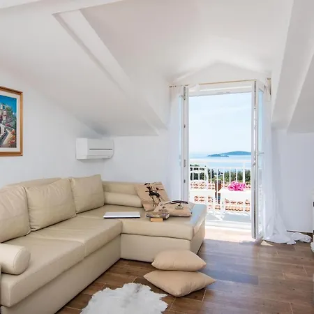 Of The Hills Llr Daire *