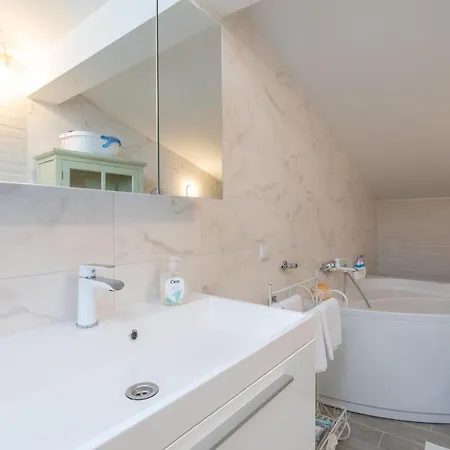 Daire Of The Hills Llr