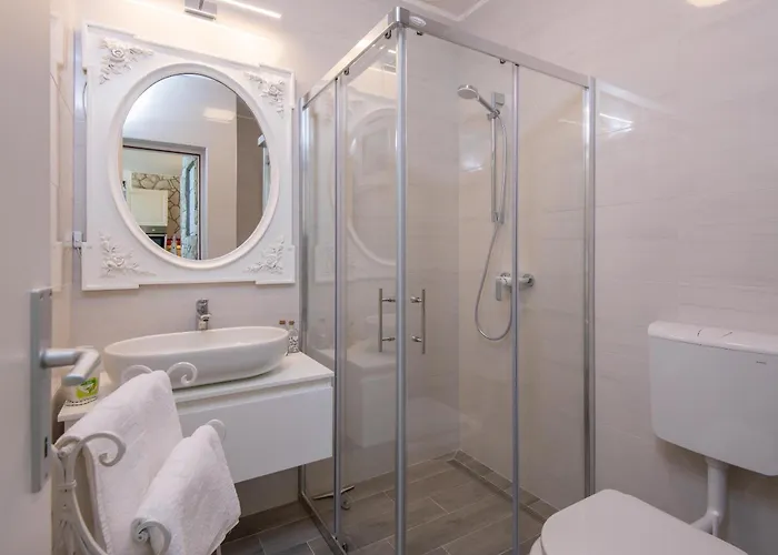 Of The Hills Llr 오레비츠