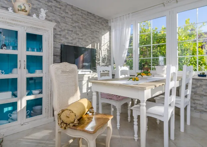 Of The Hills Llr 오레비츠